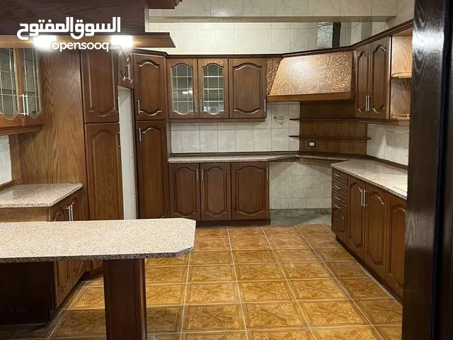 280m2 4 Bedrooms Apartments for Rent in Amman Um Uthaiena