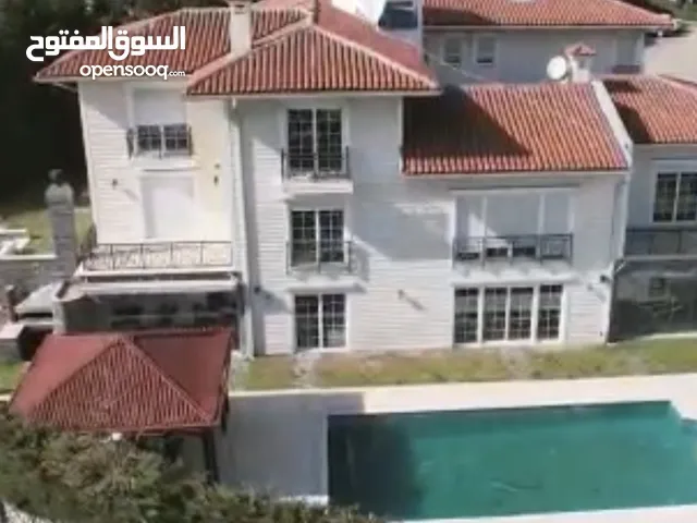 فيلا فاخرة للبيع في اسطنبول جاهزة للتسليم من البائع مباشرة