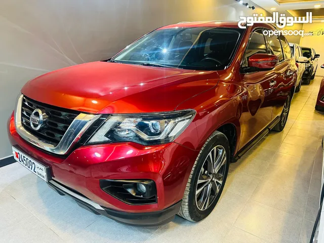 Nissan Pathfinder S in Northern Governorate
