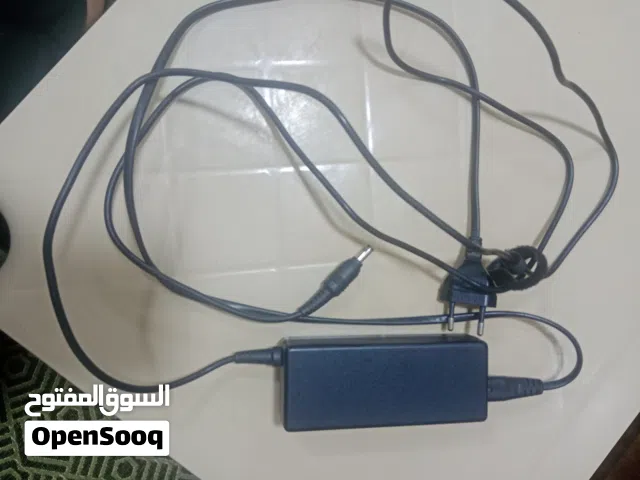شاحن TosHlBA مستعمل تبع شركه