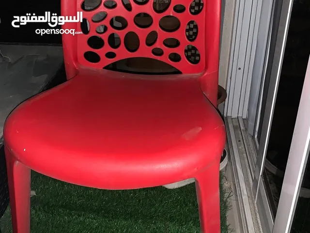 4 كراسي بحالة ممتازة للبيع / 4 chairs for sale