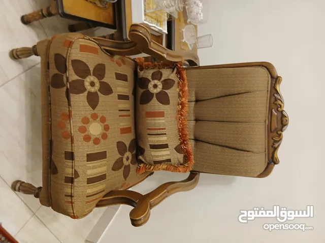 طقم كنب وطاولات