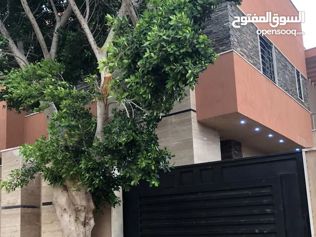 700 m2 More than 6 bedrooms Townhouse for Sale in Tripoli Ain Zara