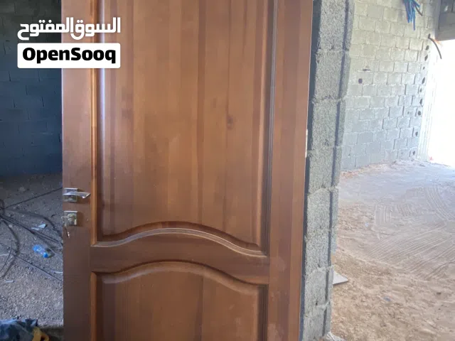 باب خشبي داخلي للبيع  سعر 550