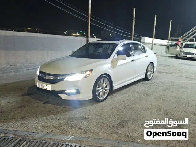 2017 هوندا اكورد Touring