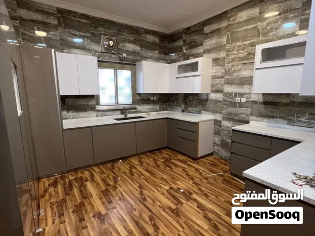 دولاب مطبخ خشب طبيعي للبيع