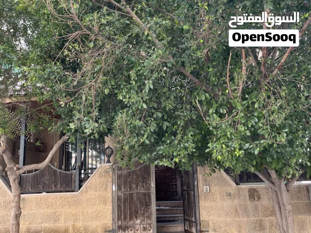 120 m2 4 Bedrooms Villa for Sale in Zarqa Jabal Tareq