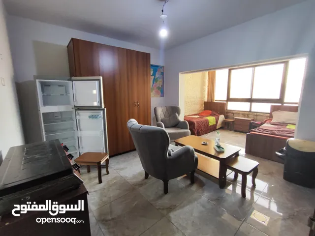 استوديو مفروش للإيجار – شارع القدس قرب مطعم توستي