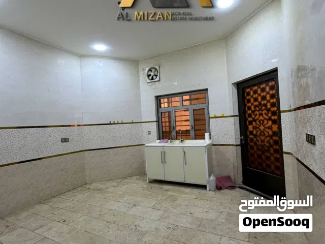 100 m2 2 Bedrooms Apartments for Rent in Basra Manawi Lajim