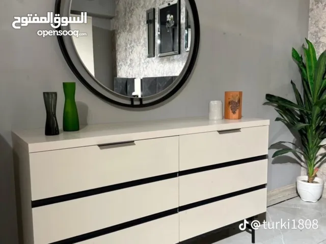 فتح وشد وصيانه الثاث التركي وكل اعمال النجاره داخل البصره التواصل واتساب مكاني القبله تبديل سكك جرار