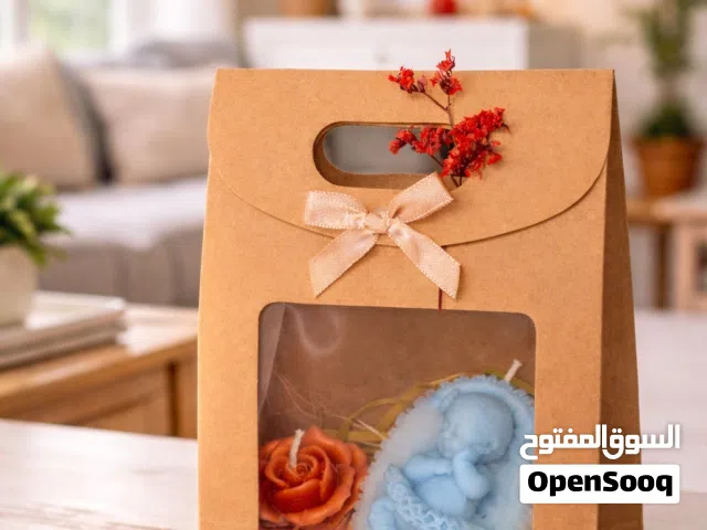 شموع معطرة بروائح مميزة وتوزيعات مختلفة حسب الطلب