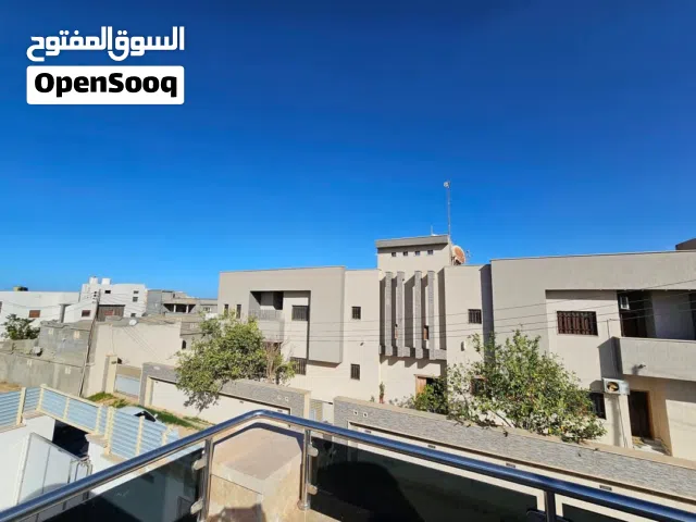 عمارة سكنية للبيع – فرصة ممتازة للخوت أو عائلة كبيرة