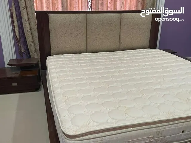 سرير لشخصين