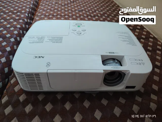بروجكترات ماركات عالمية أمورهن طيبة مستعملة للبيع
