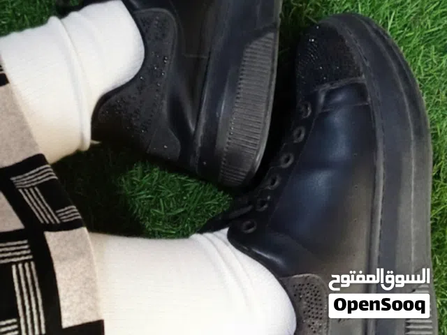 حذاء نسائي شتوي