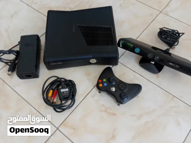 للبيع اكس بوكس 360 والكاميرا مع ملحقاتها مستعمل بحاله جيده جدا
