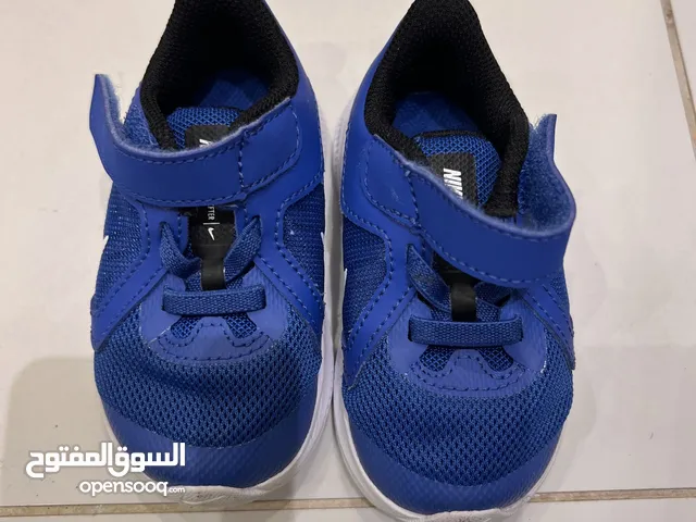Boys Athletic Shoes in Hawally