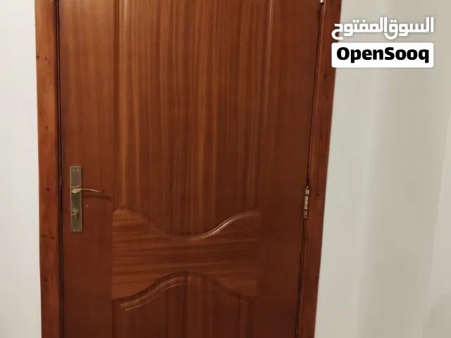 يوجد يوجد مجموعة ابواب غرف للبيع .