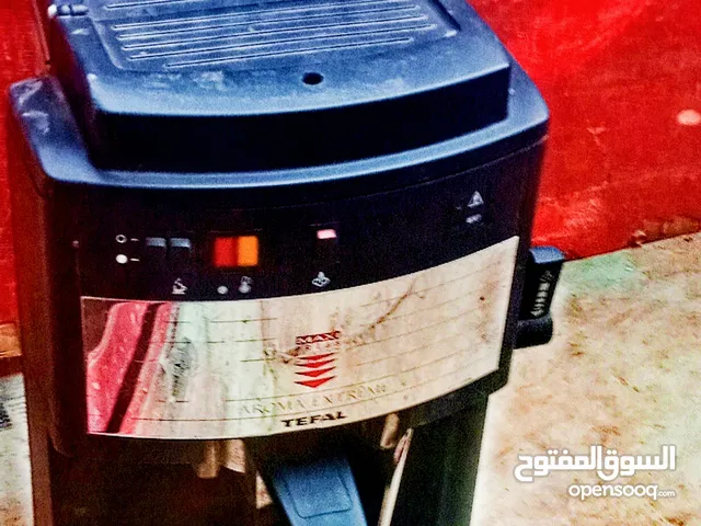مكنة قهوه صناعه فرنسيه بحاله جيده جايه في مزاد بركب الفيشه بتشتغل وتعمل صوت والبوز المعدن ده بينزل