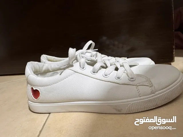 White Comfort Shoes in Amman