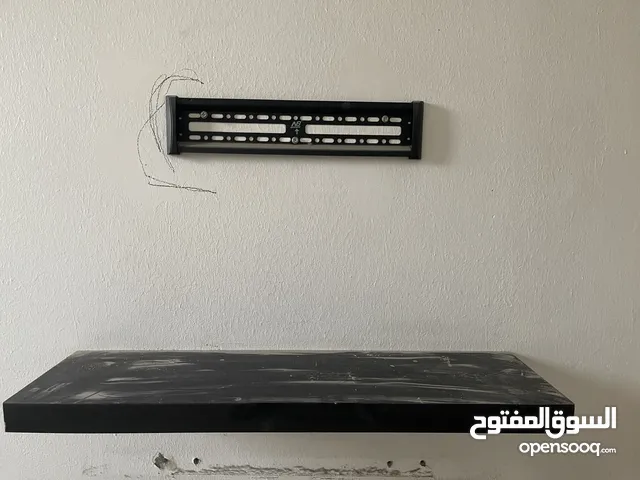 قاعدة تلفاز مع طاوله