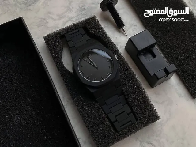 ساعة فاخرة