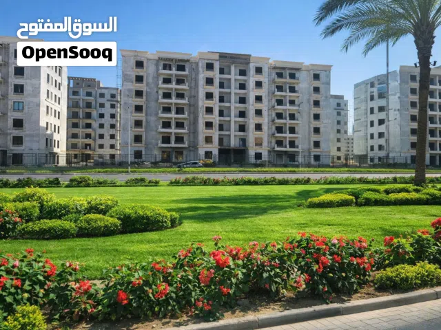 شقة بحري متشطبة بالكامل علي السكن امام الجامعه الأمريكية والتسعين الجنوبي مباشرة