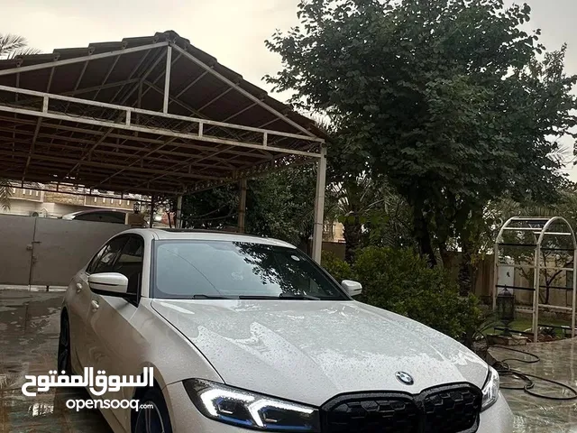Bmw 2023 330 i للبيع بدون دواخل بدون ايرباك داخل احمر تو ويل المرغوب عليها M kit