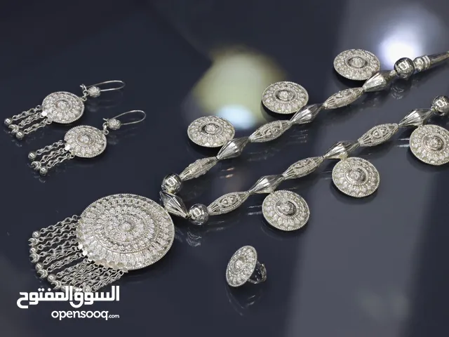 اطقم فضة عمانية متنوعة