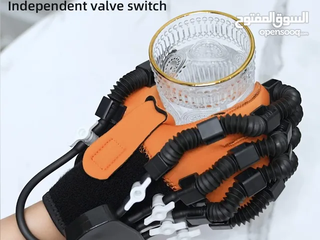 قفّاز إعادة التأهيل الروبوتي 360° — تمرين أصابع ودعم تعافٍ بعد الجلطات وإصابات اليد.