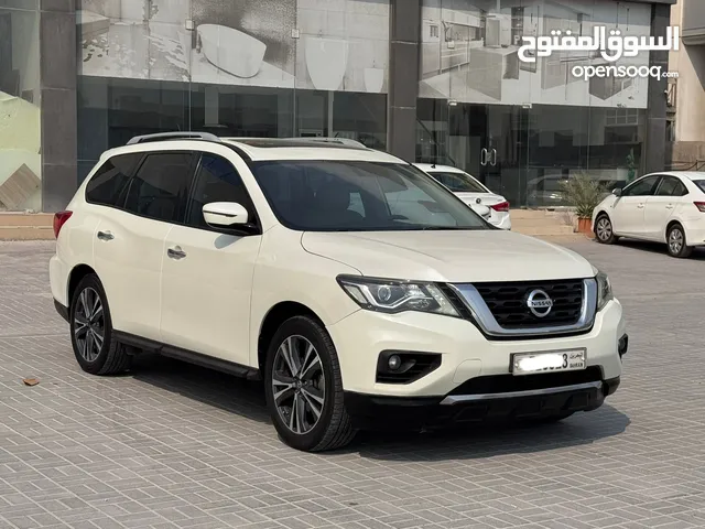 Nissan Pathfinder SV 2018 (White)