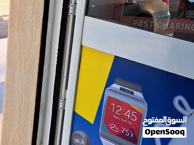 السلام عليكم ورحمة الله وبركاته  واجهة ألمنيوم محل شبه جديده استعمالها فقط شهر ونص قابل للنقاش
