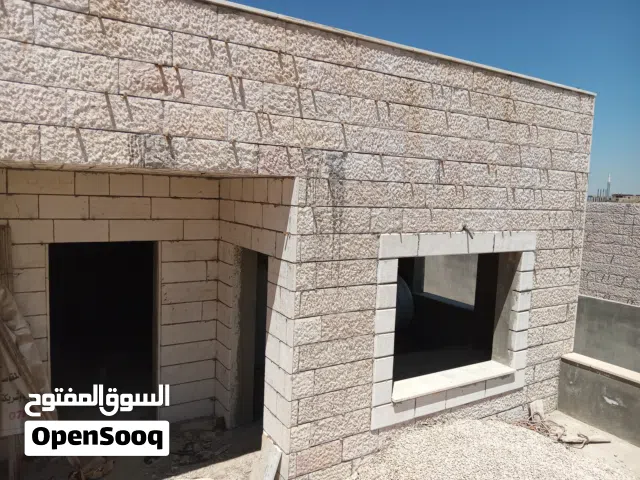 250 m2 More than 6 bedrooms Townhouse for Sale in Amman Al-Marqab