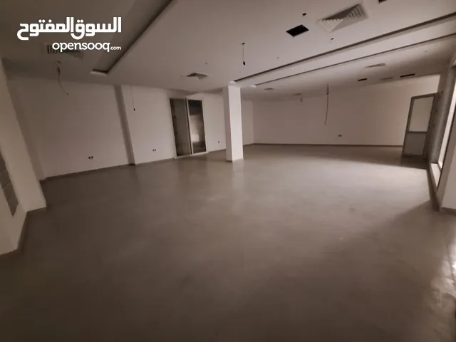 Semi Furnished Showrooms in Tripoli Al-Nofliyen