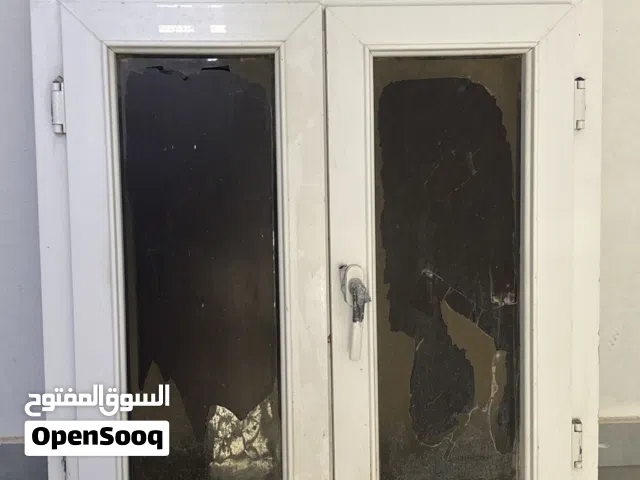 عدد إثنان نوافد PVC حاجة كويسة
