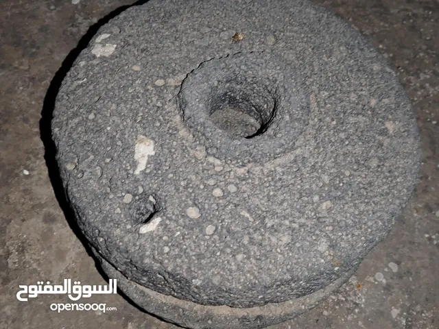 رحى للبيع قديمه