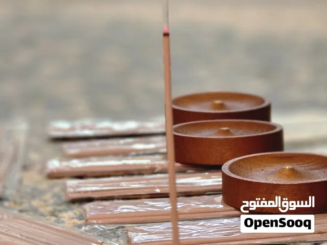أعواد الصندل مع القاعده