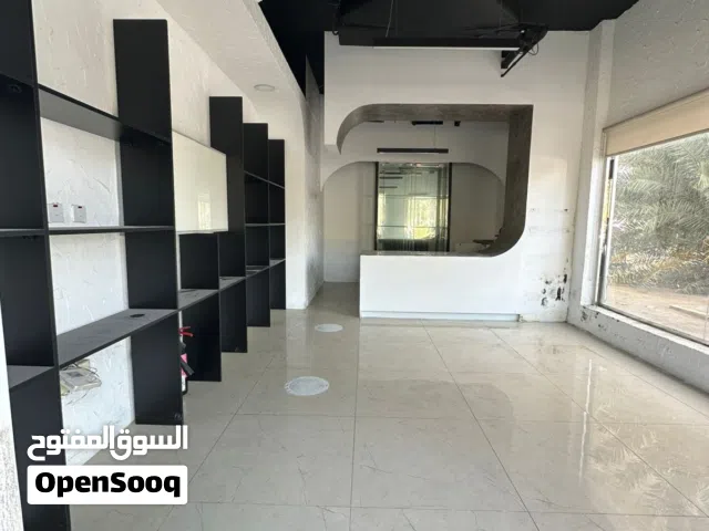 محل للايجار شارع المرور