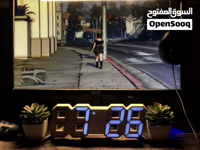 الشاشه للبيع ماوس باد للبيع والاضاءه فوق الشاشه للبيع الساعة اللى في النص ويش سماعة للبيع