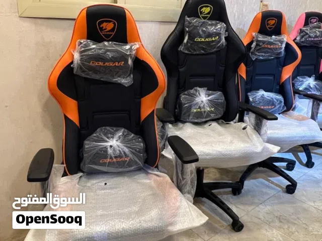 *استعد للانطلاق! كرسي جيمنج cougar فخم وأنيق لللاعبين المحترفين* - تصميم مريح وداعم للظهر والرق