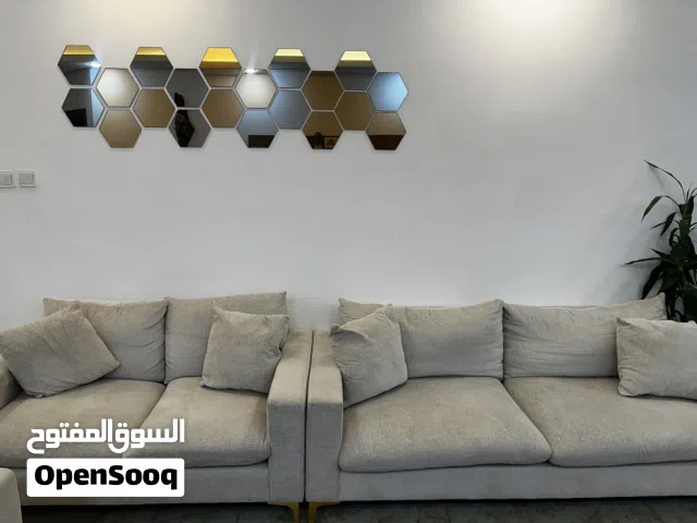 طقمين كنب و طاولة طعام رخام