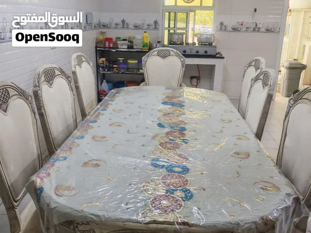 طاوله طعام