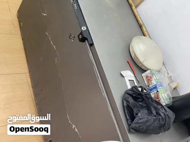 ثلاجة فريزر بحالة ممتازه للبيع