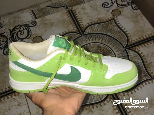 جوتي جوردن اخضر مشترينه ب 23ريال عماني