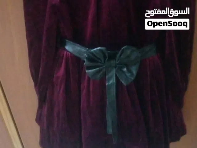 فستان خمري وكاله ثقيل ونضيف