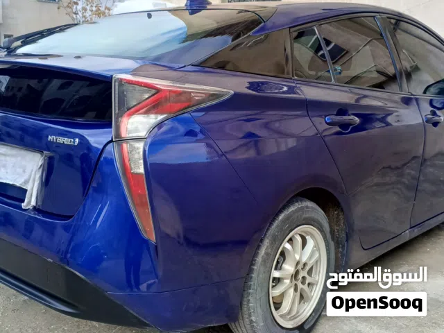 2017 تويوتا بريوس Prius