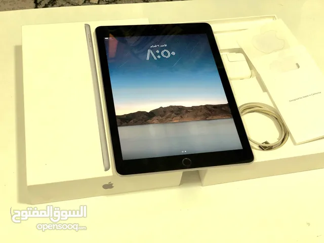 Apple iPad 128 GB in Aden