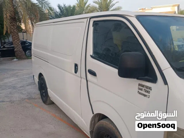 2011 تويوتا هايس Cargo