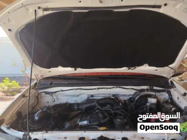 واقي حرارة يركب في غطاء المحرك للهايلوكس من 2006 إلى 2015