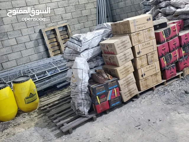 السلام عليكم ورحمة الله وبركاته يوجد لدينا جميع انواف الحطب ولفحم